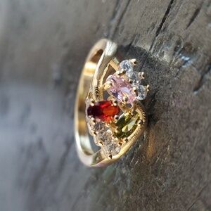 Beautiful gemstone ring, costume jewelry, approx. Sz.8